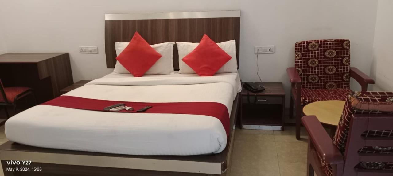 Mount Heera Hotel Chennai Exterior foto