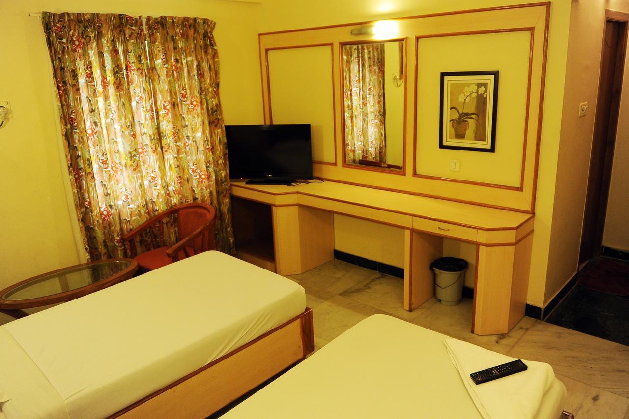 Mount Heera Hotel Chennai Exterior foto