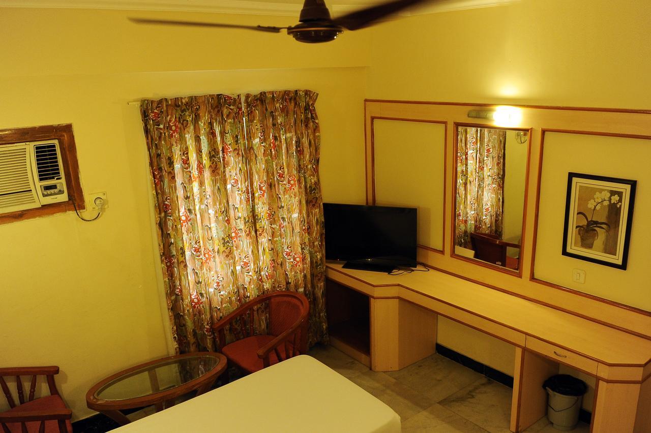 Mount Heera Hotel Chennai Exterior foto