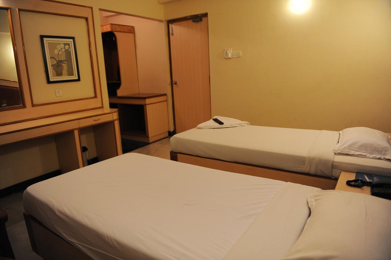 Mount Heera Hotel Chennai Exterior foto