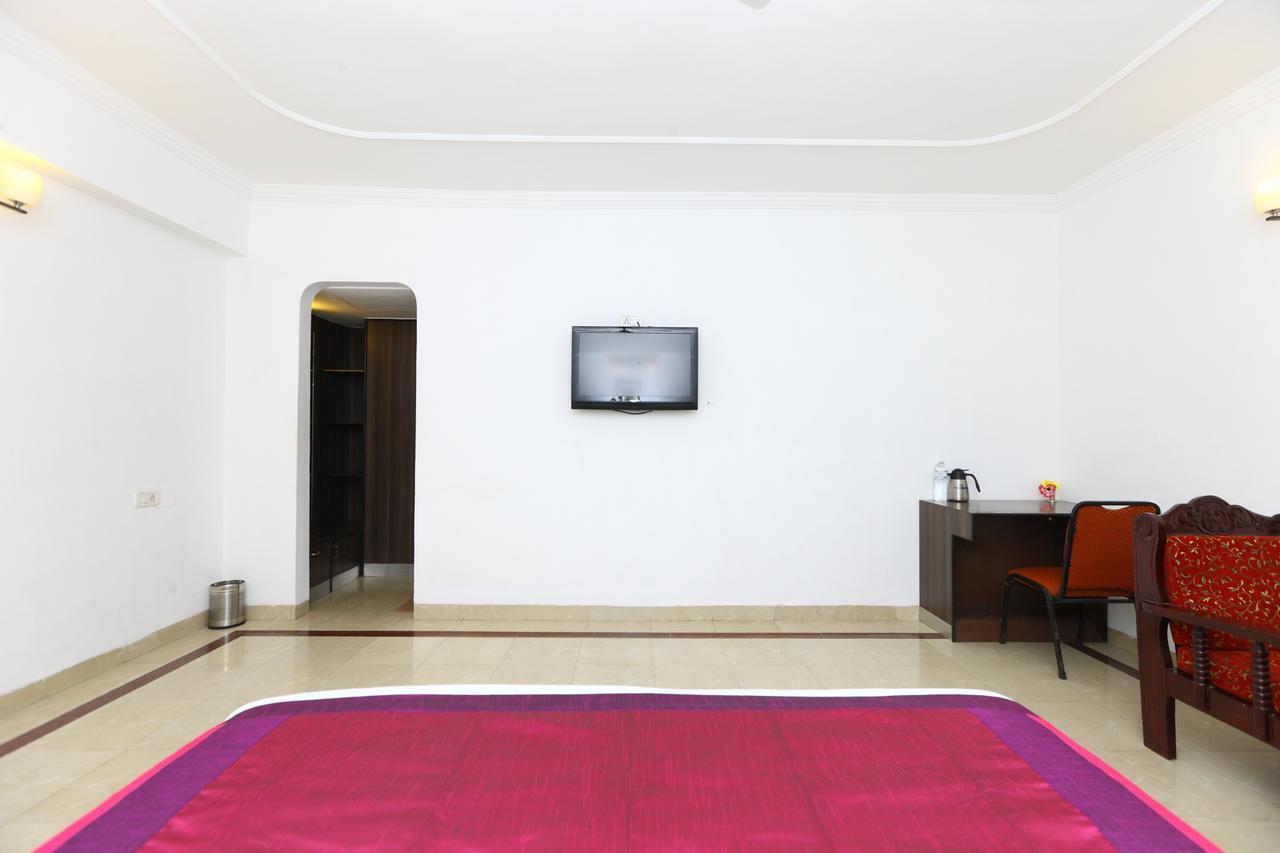 Mount Heera Hotel Chennai Exterior foto